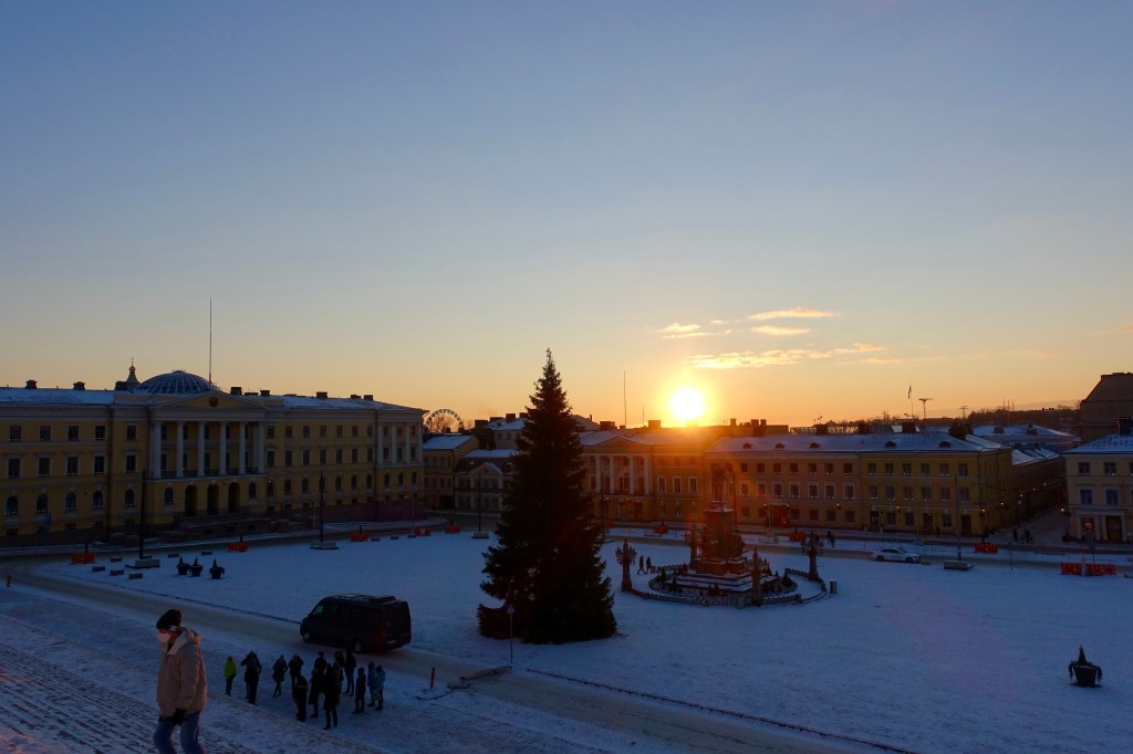 Lever du soleil à Helsinki, Finlande, en décembre